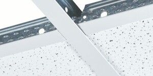 Пана с прав борд за растерен окачен таван