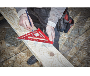 Мултифункционален прав ъгъл с прецизни отвори Milwaukee