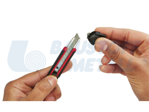 Макетен нож с метален водач Milwaukee 9 мм