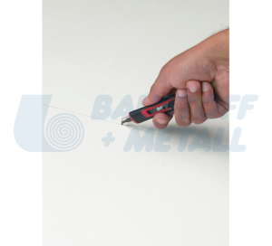 Макетен нож с метален водач Milwaukee 9 мм