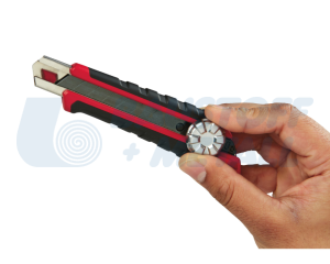 Макетен нож с метален водач Milwaukee 25 мм