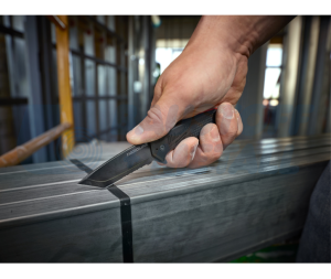 Назъбен сгъваем джобен нож Milwaukee Hardline 75 мм