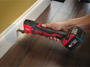 Акумулаторен многофункционален инструмент Milwaukee M18 BMT-0X