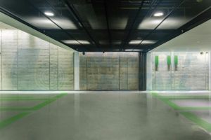 Метално пано SEPA с падащ борд за Т24 мрежа 30х10 цвят RAL 9005 черно 1200/600 мм, 1 брой